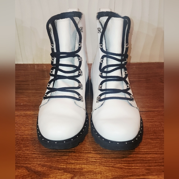 SOREL Lennox Lace Up  Combat Boots Size 11  Waterproof Leather White - Picture 2 of 9